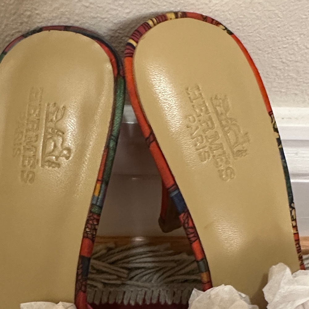 Hermes Hot Pink Leather Slip-On Heeled Mules with Gold Hardware size 38 - Picture 3 of 7